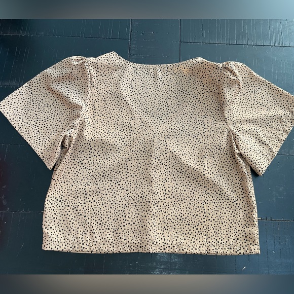 Light brown polka dot button down women’s top - Picture 5 of 5